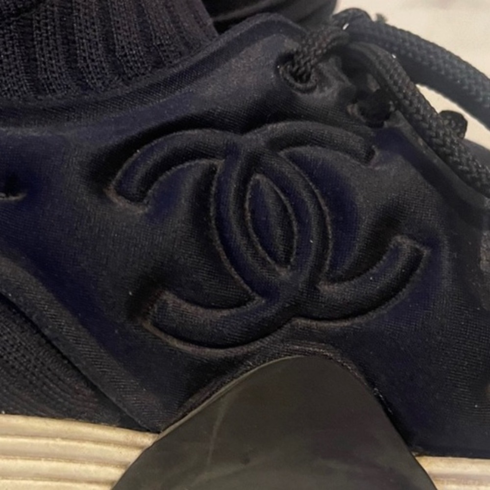 CHANEL Navy Sneakers size 7
